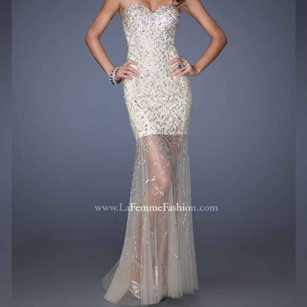 NWT GIGI DESIGNS BY LA FEMME PROM/WEDDING/EVENING DRESS - SIZE 6